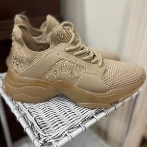 Steve Madden size 9 sneakers with rhinestones